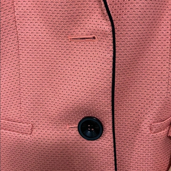 Woman’s Le Suit Separates Blazer. - Picture 8 of 8